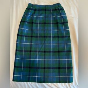 Douglas Ancient Light Weight Tartan Pencil skirt made in Scotland size 8